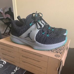 Mens Jordan Trainer 2 size 9